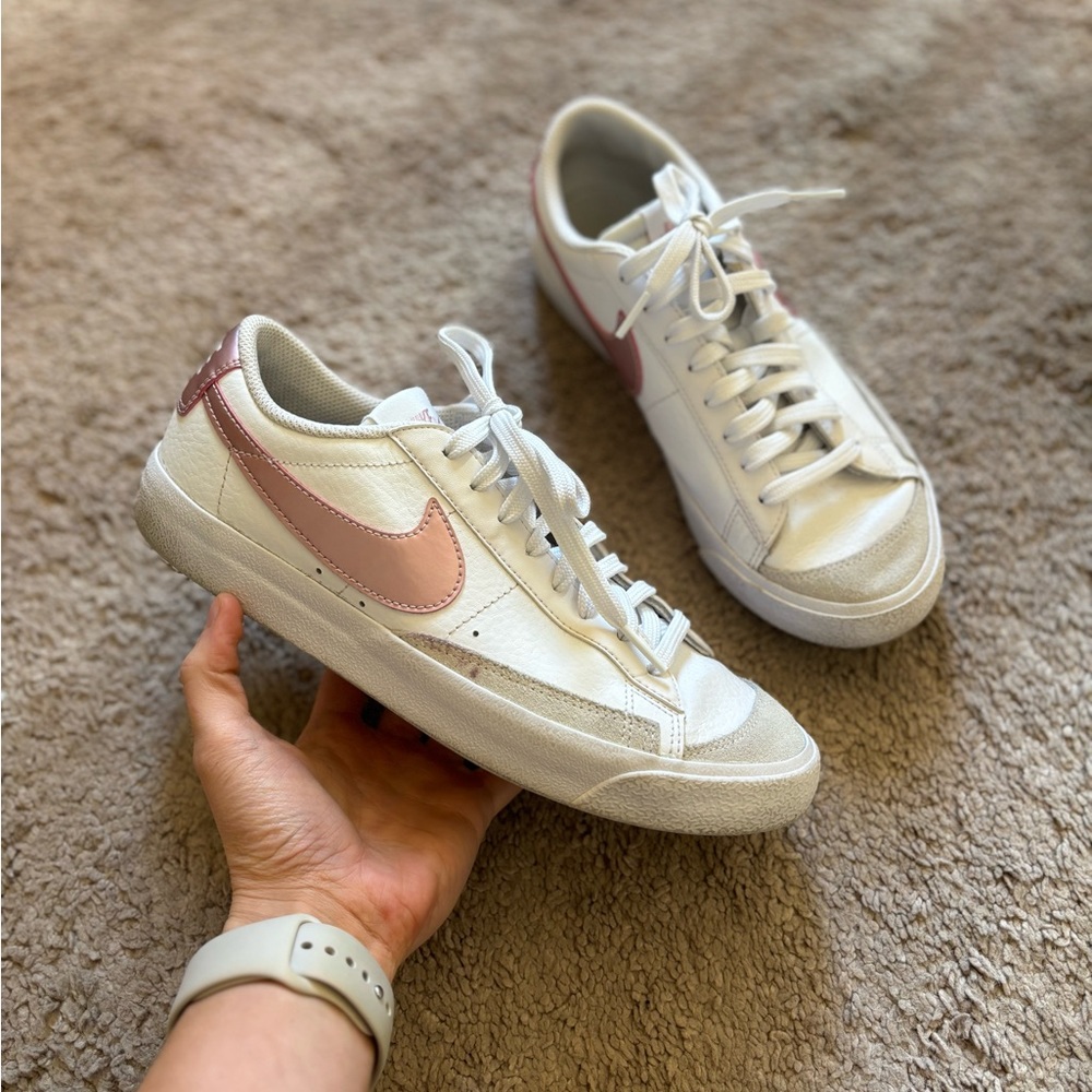 Nike blazer low 77’ YOUTH size 7